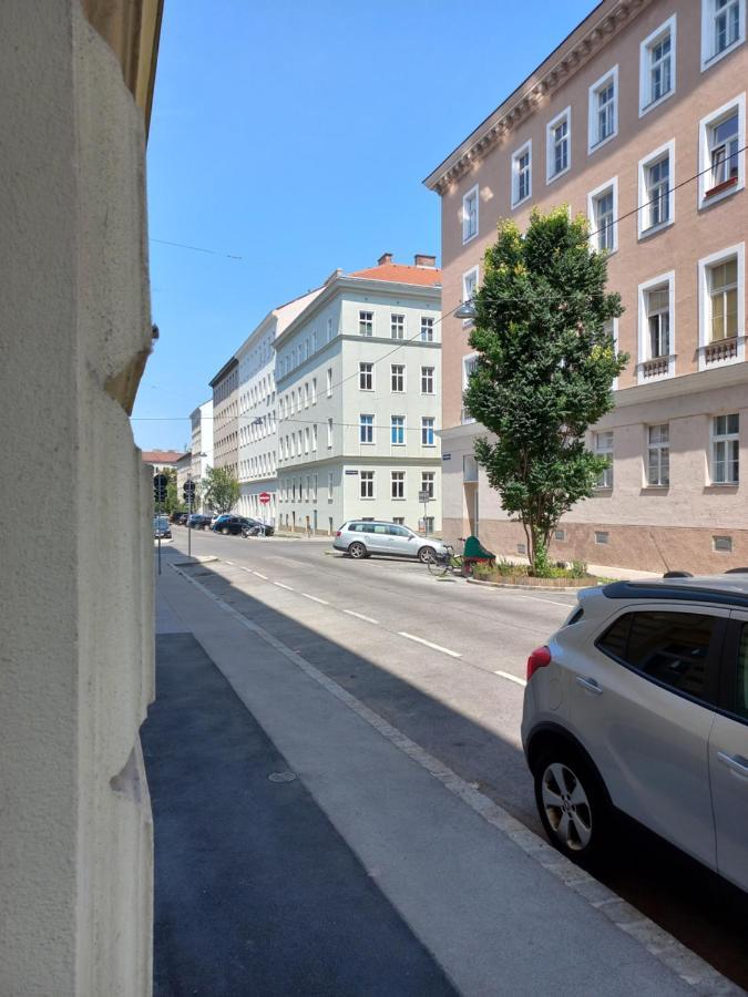 City Apartment Mit Direktzugang Vienna Luaran gambar