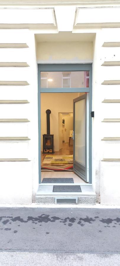 City Apartment Mit Direktzugang Vienna Luaran gambar